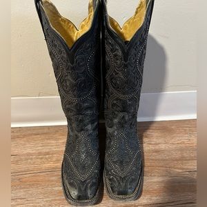Corral boots sz 8.5